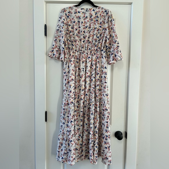 Hayden Los Angeles Floral Tiered Maxi Dress Boho V-Neck Flutter Sleeve Sz M - Picture 6 of 6